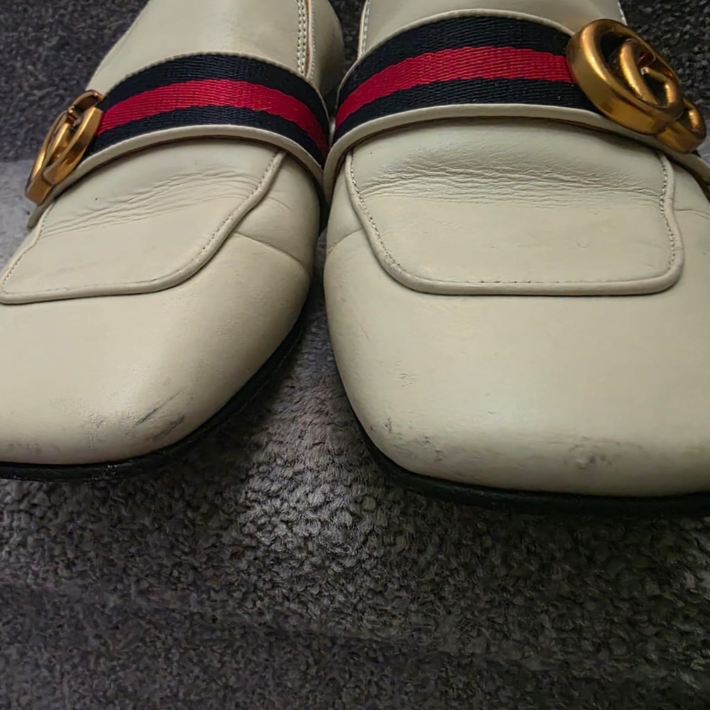Gucci Women's Cream Loafers with Gold and Red-Black Stripe